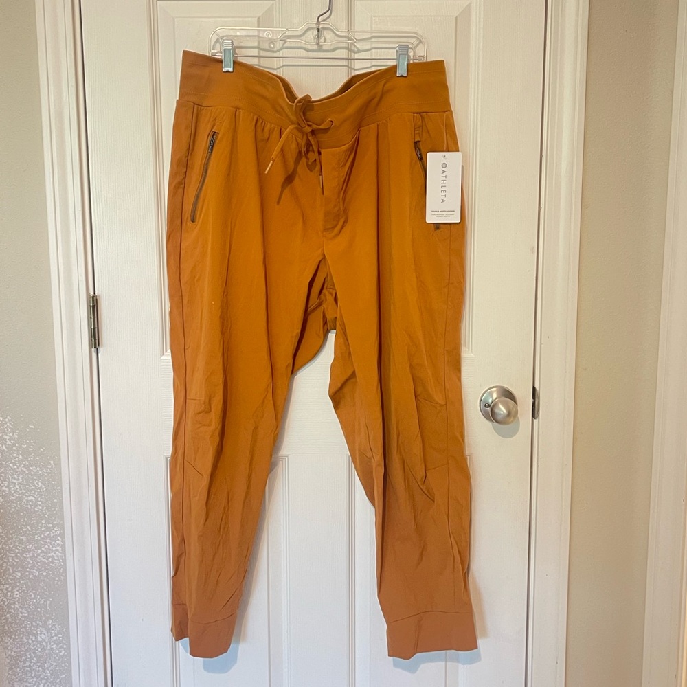 NWT Athleta Burnt Orange Trekke Jogger Pants Size 20